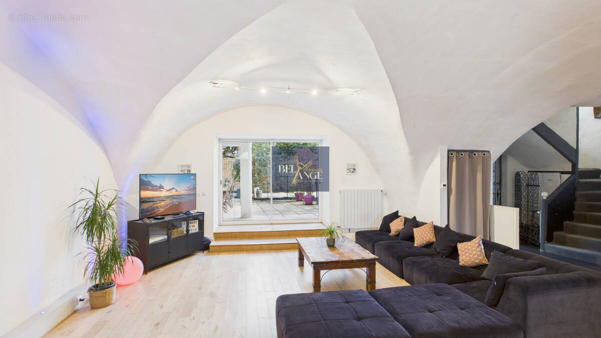 Maison à VILLENEUVE-DE-BERG