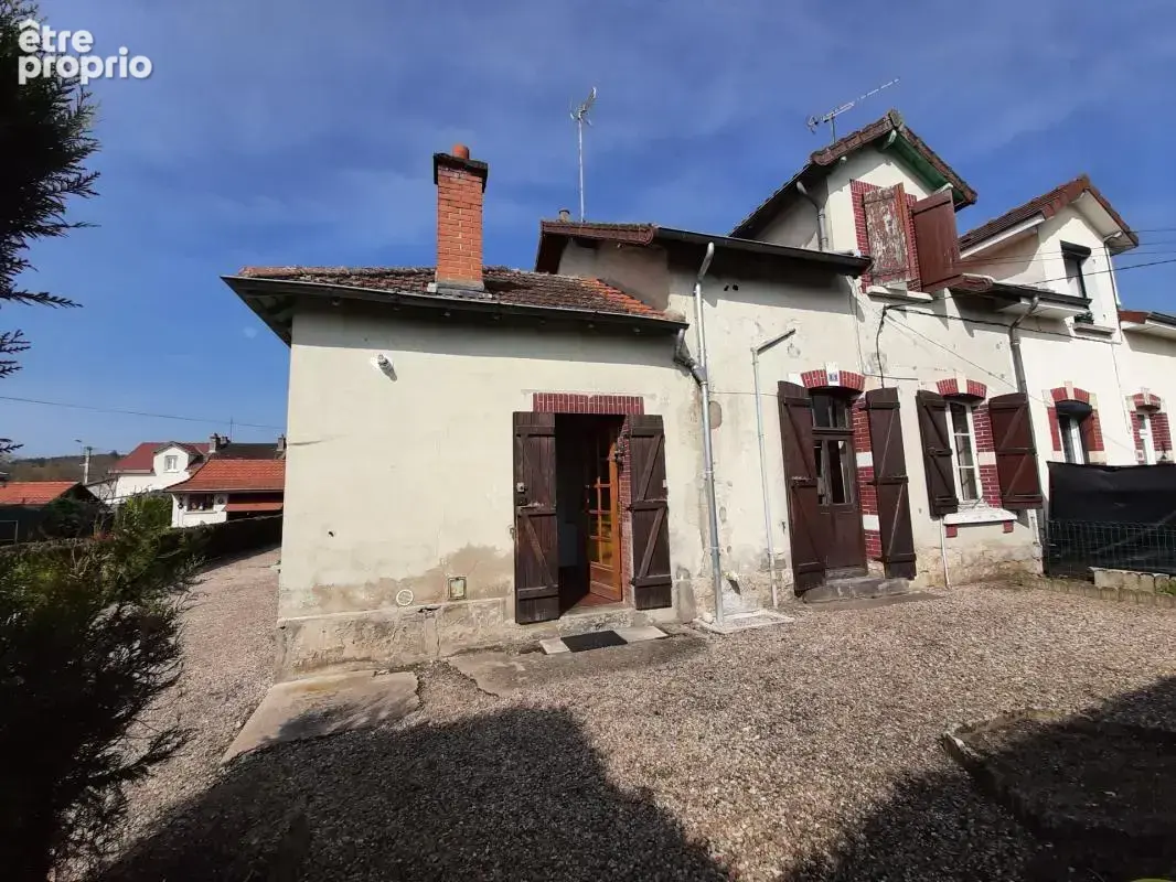 Maison mitoyenne sur 2 niveaux avec potentiel d'agrandissement ou création de logement supplémentair garages et dépendances - photo 13