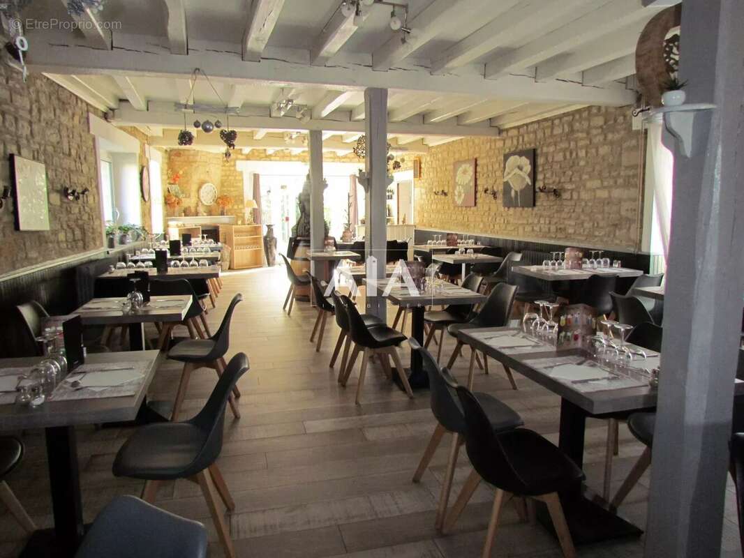 Commerce à MAINE-DE-BOIXE