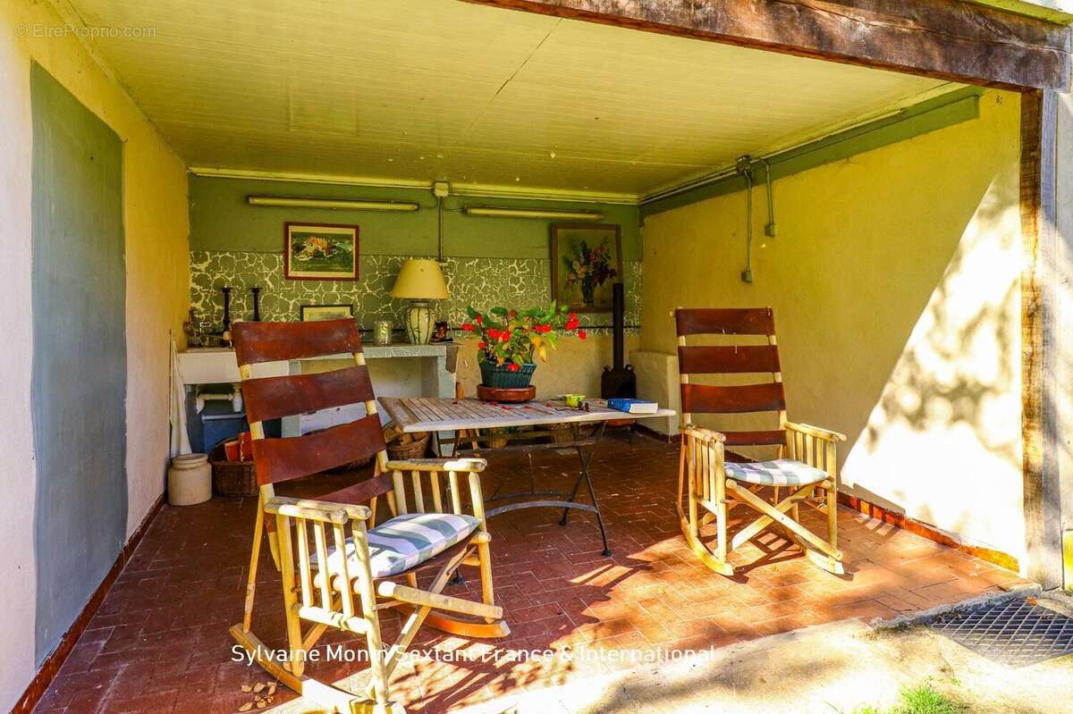 Maison à SAINT-MEDARD-D&#039;EXCIDEUIL