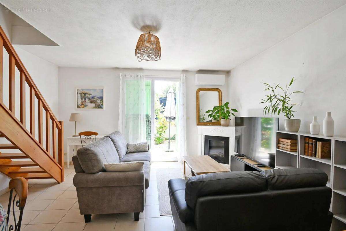 Maison à MORIERES-LES-AVIGNON