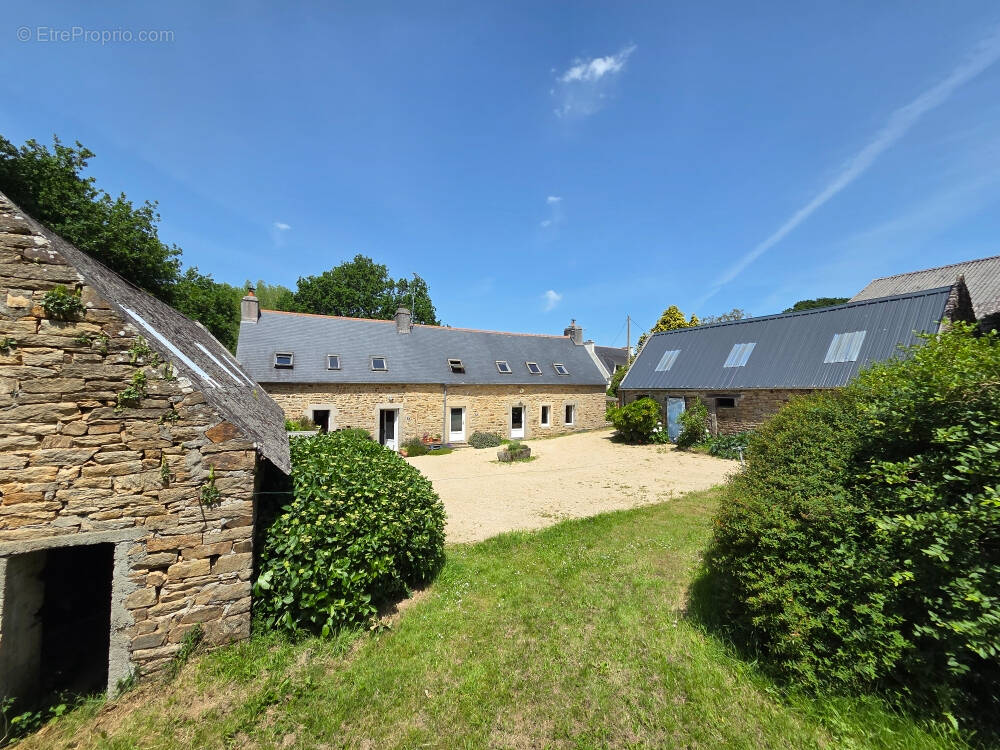 Maison à PLONEOUR-LANVERN