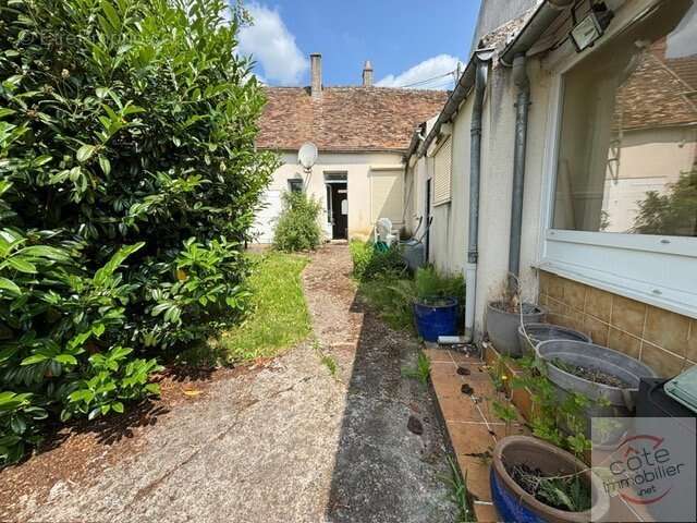 Maison à SAINTE-MESME