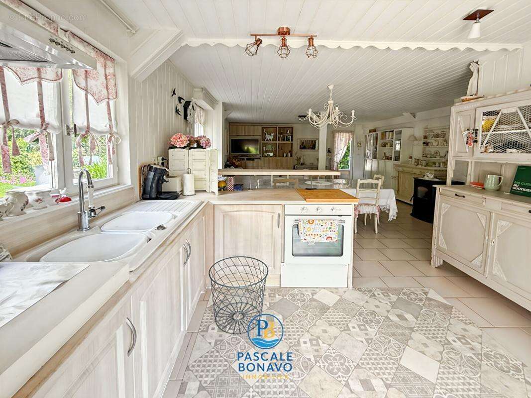 Maison à VENDAYS-MONTALIVET