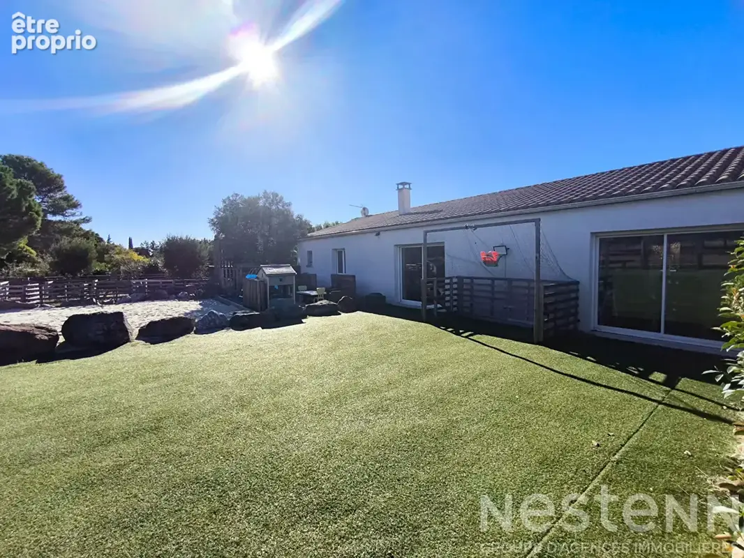 Villa de plain-pied de 158 m² avec studio, piscine et 1,5 hectare de terrain - photo 22
