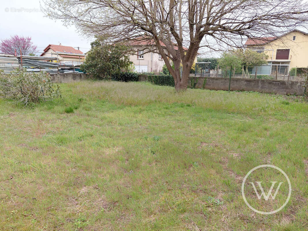 Terrain à LE PEAGE-DE-ROUSSILLON