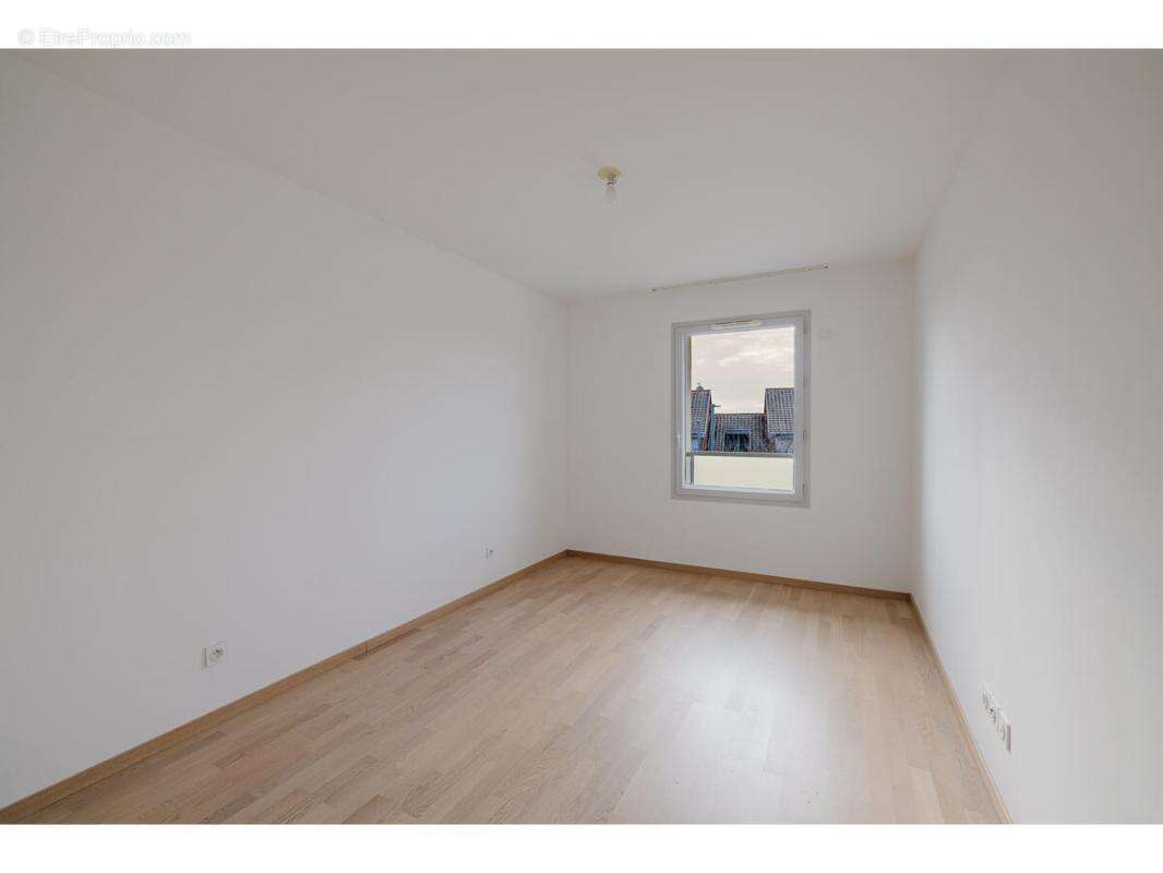 Maison 112 m² à Chevry  - photo 11