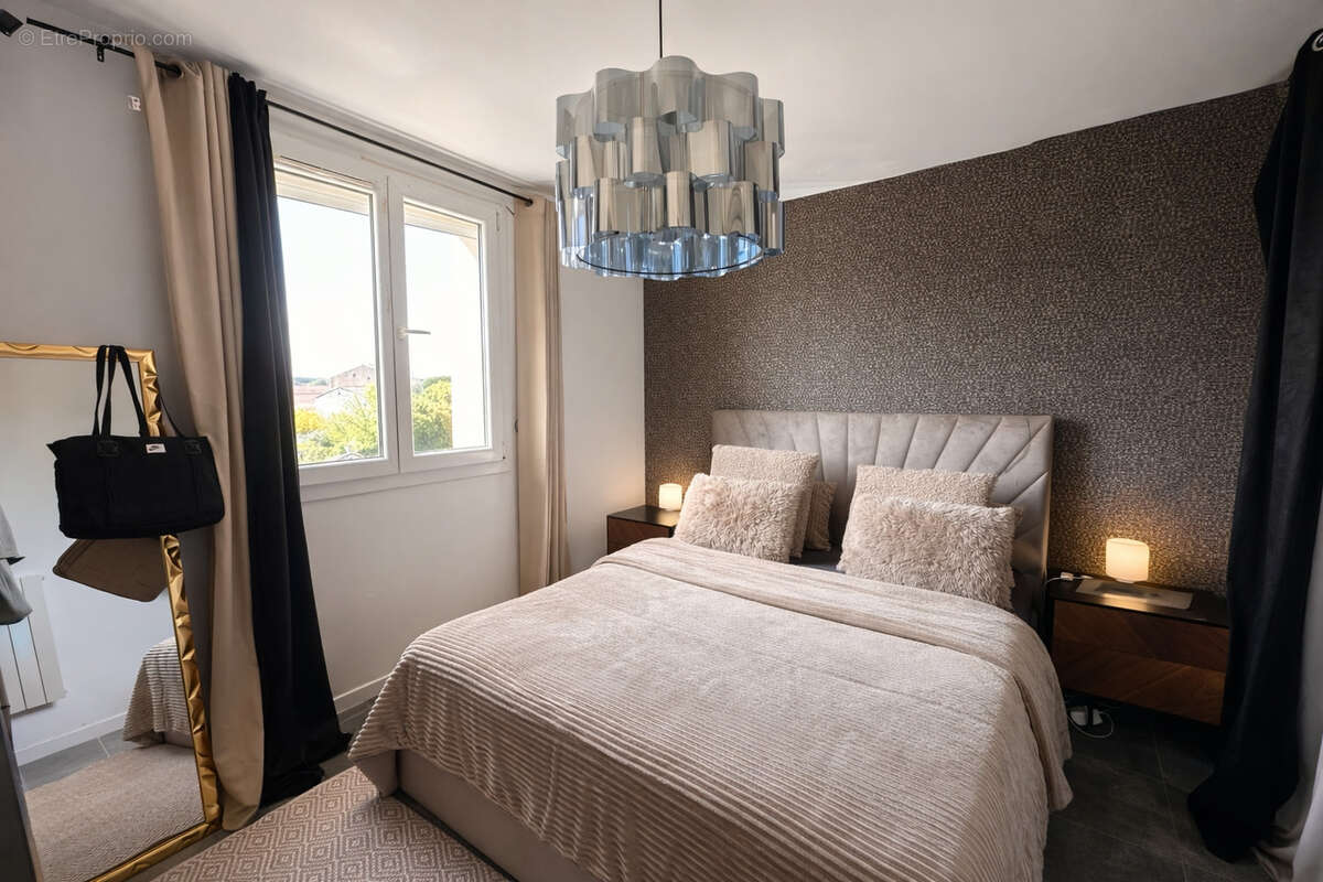 Appartement à SAINT-PAUL-TROIS-CHATEAUX