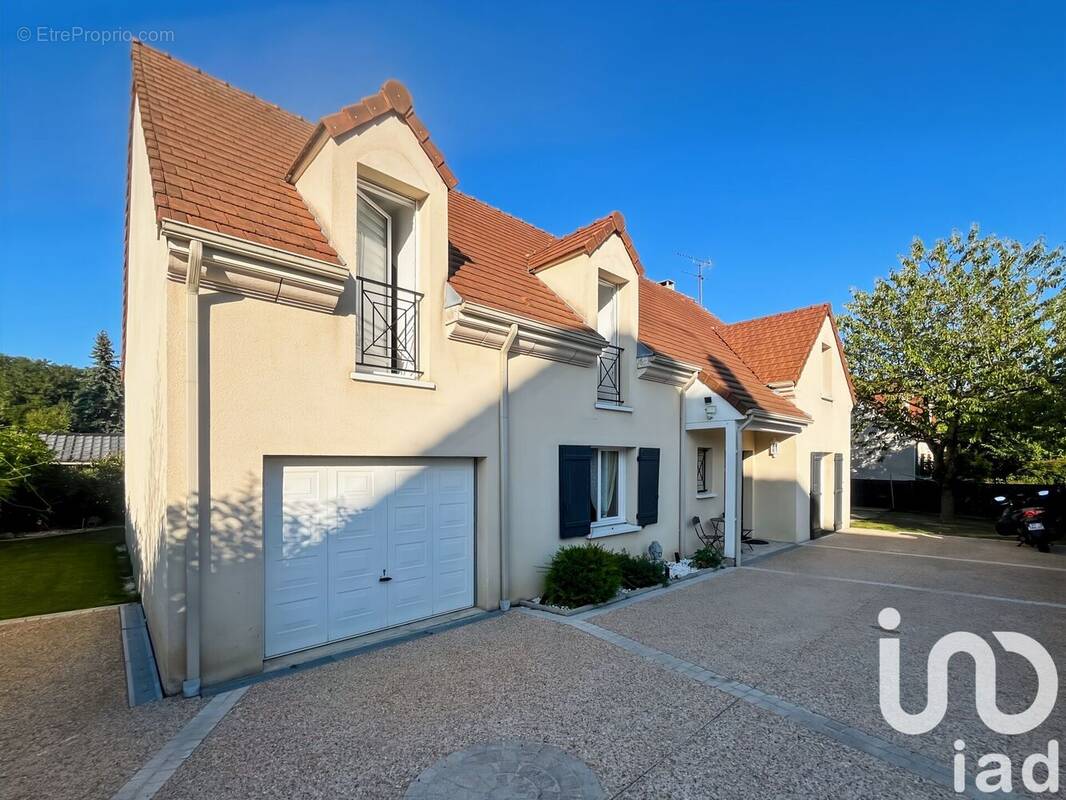 Photo 1 - Maison à VILLECRESNES