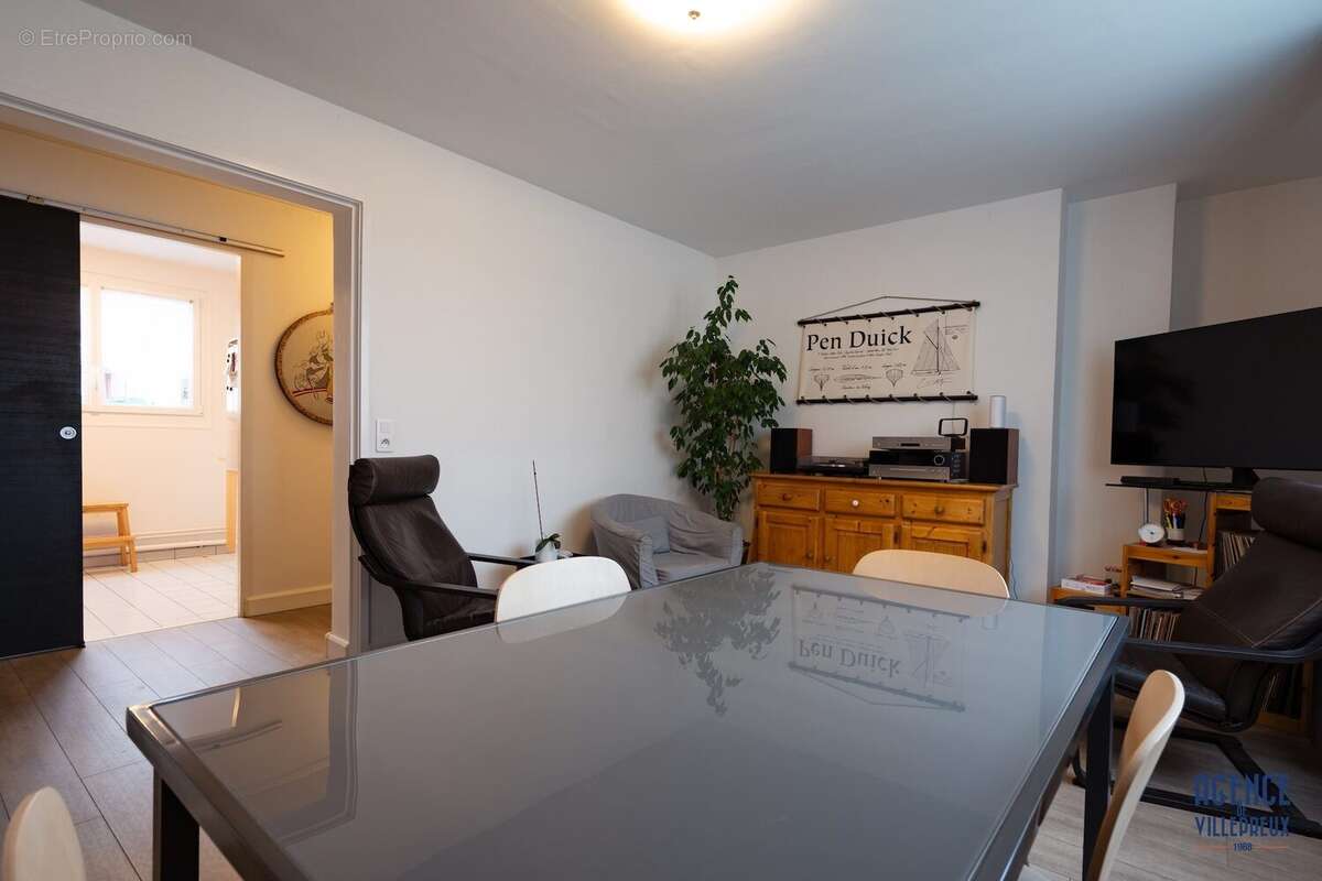 Appartement à LES CLAYES-SOUS-BOIS