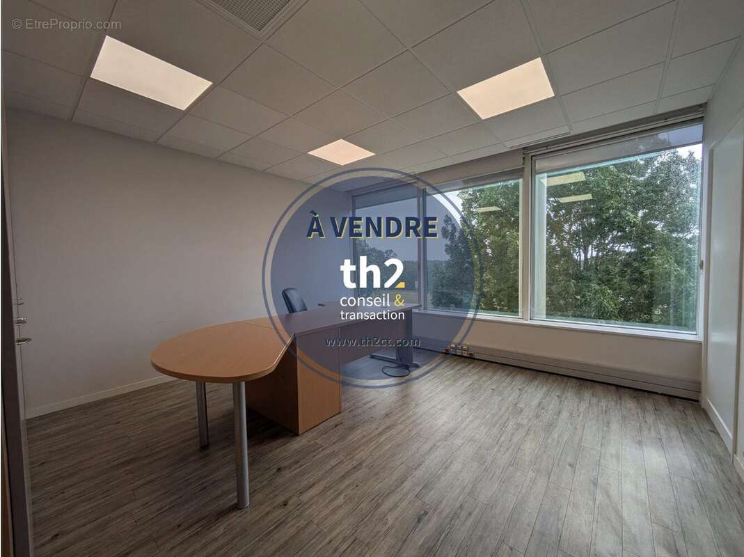 Commerce 864 m² à Bayeux  - photo 5
