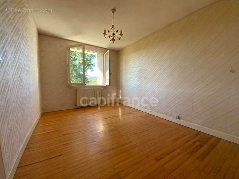 Maison à SAINT-GERMAIN-LAVAL