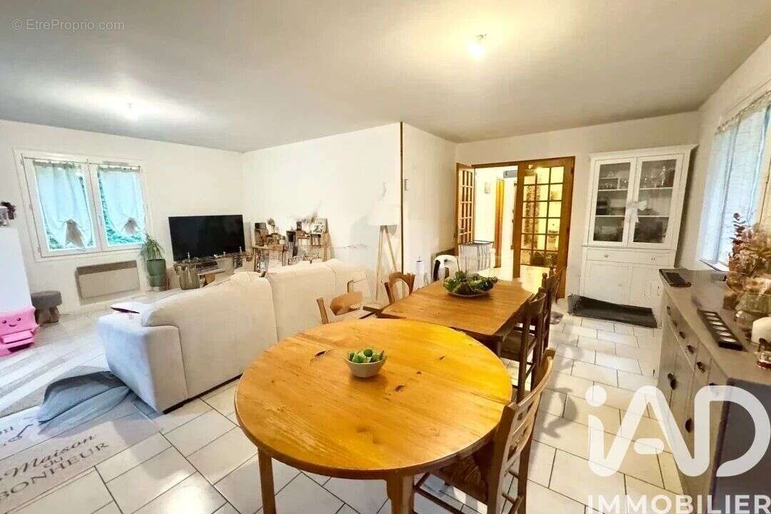 Photo 2 - Maison à BARBEZIEUX-SAINT-HILAIRE