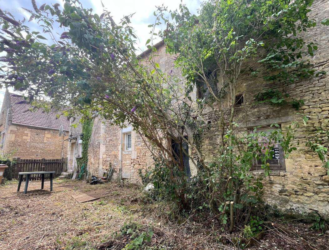 Maison à CONDE-SUR-IFS