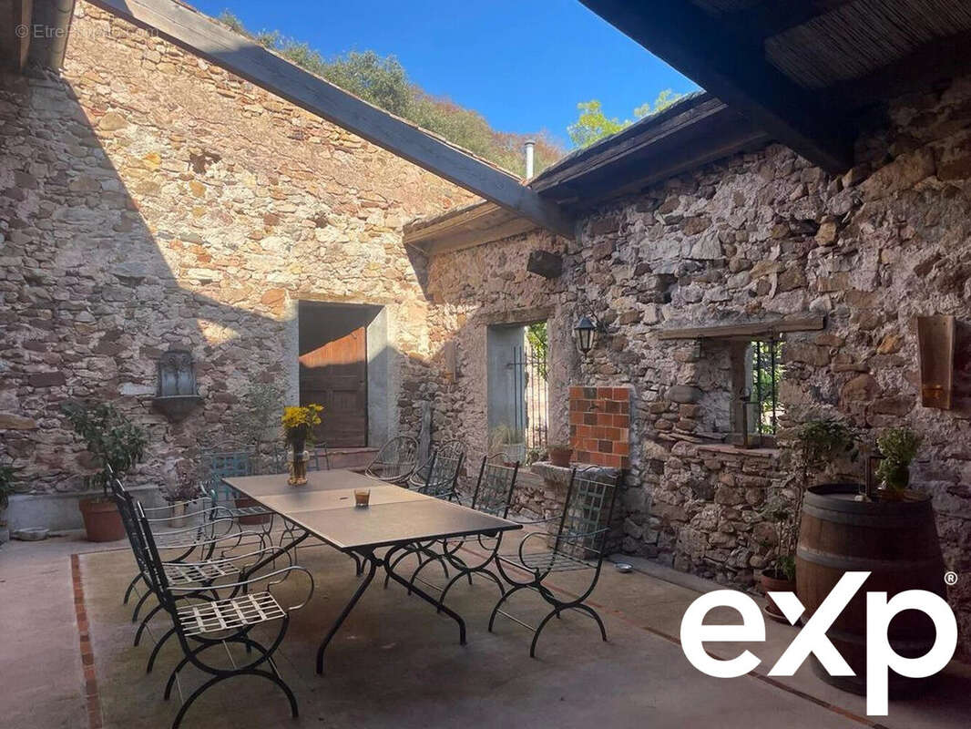 Maison à LA TOUR-SUR-ORB