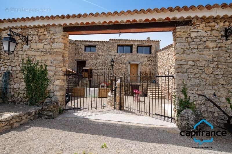 Maison à REGUSSE