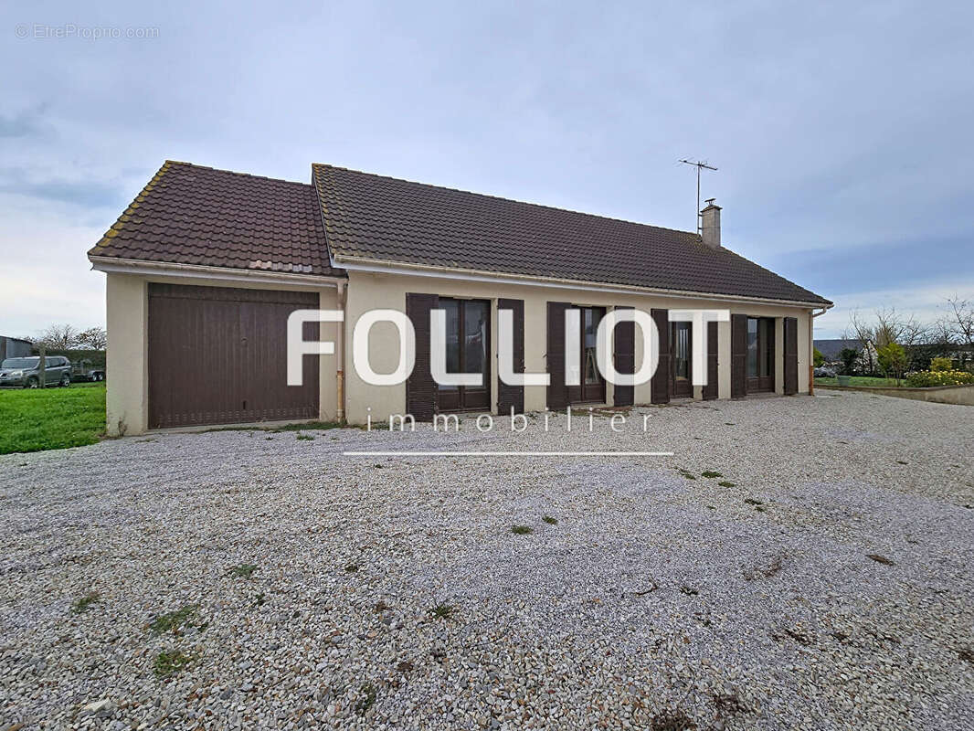 Maison à LES MOITIERS-D&#039;ALLONNE