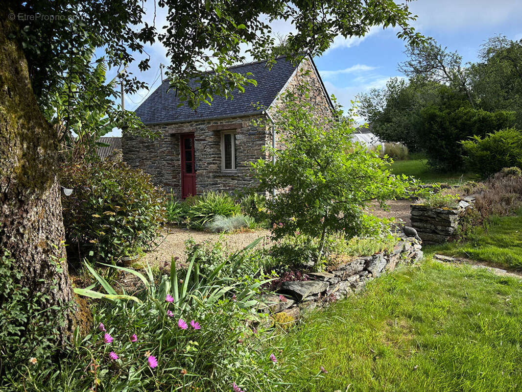Maison à LAMPAUL-GUIMILIAU
