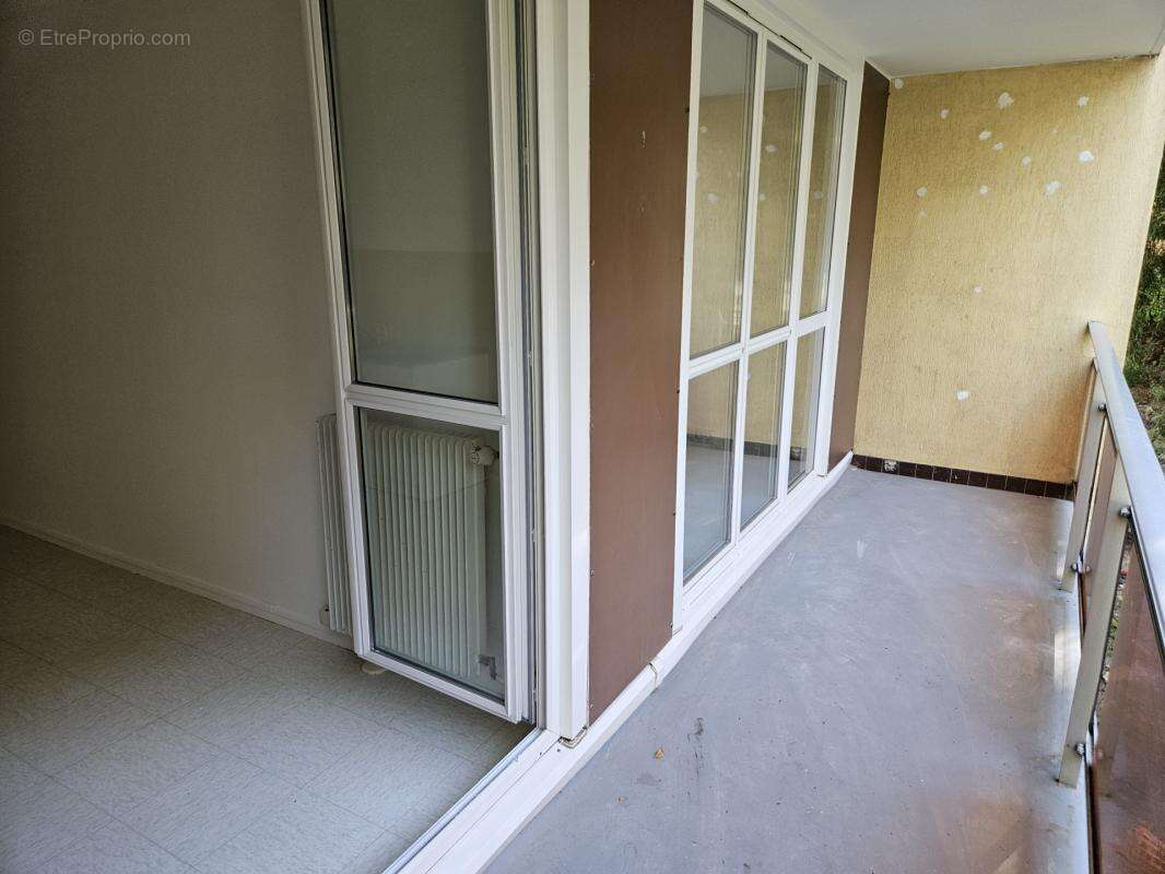 Appartement à COMBS-LA-VILLE