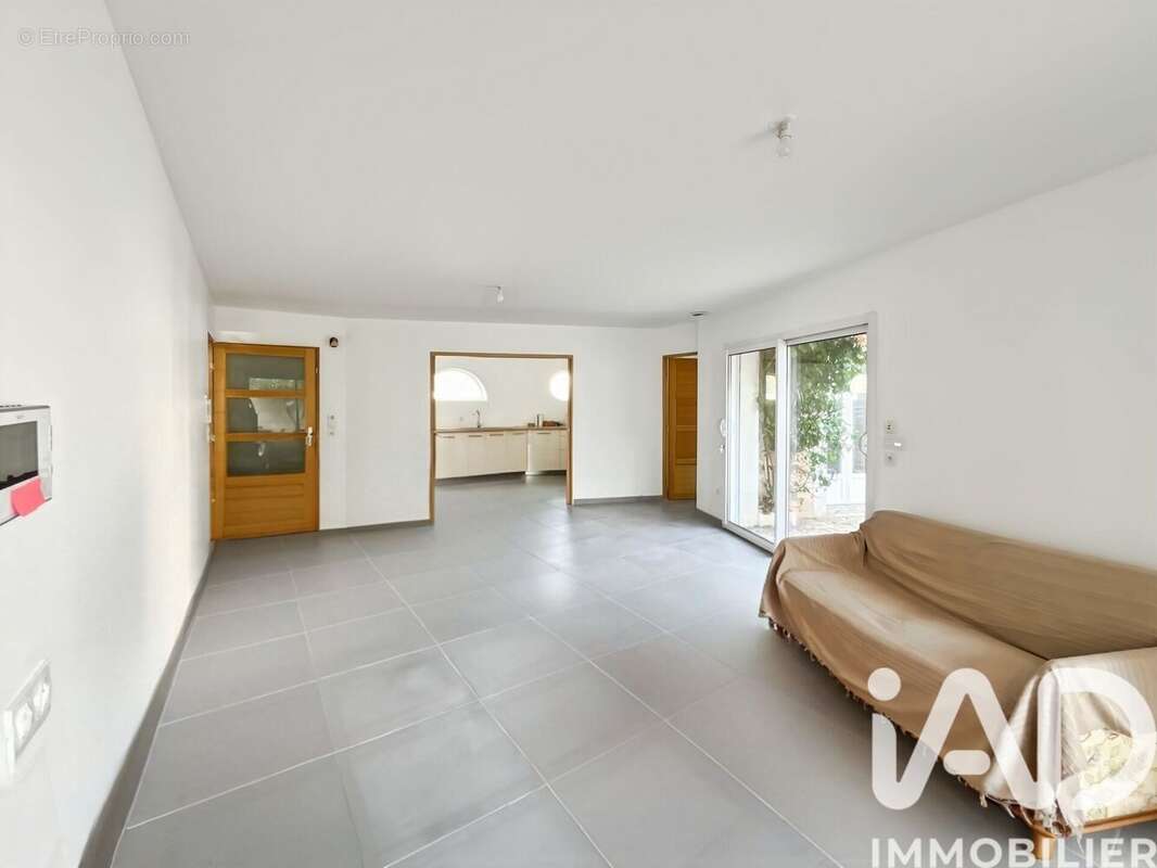 Maison 94 m² à Bagnols-Sur-Ceze  - photo 4