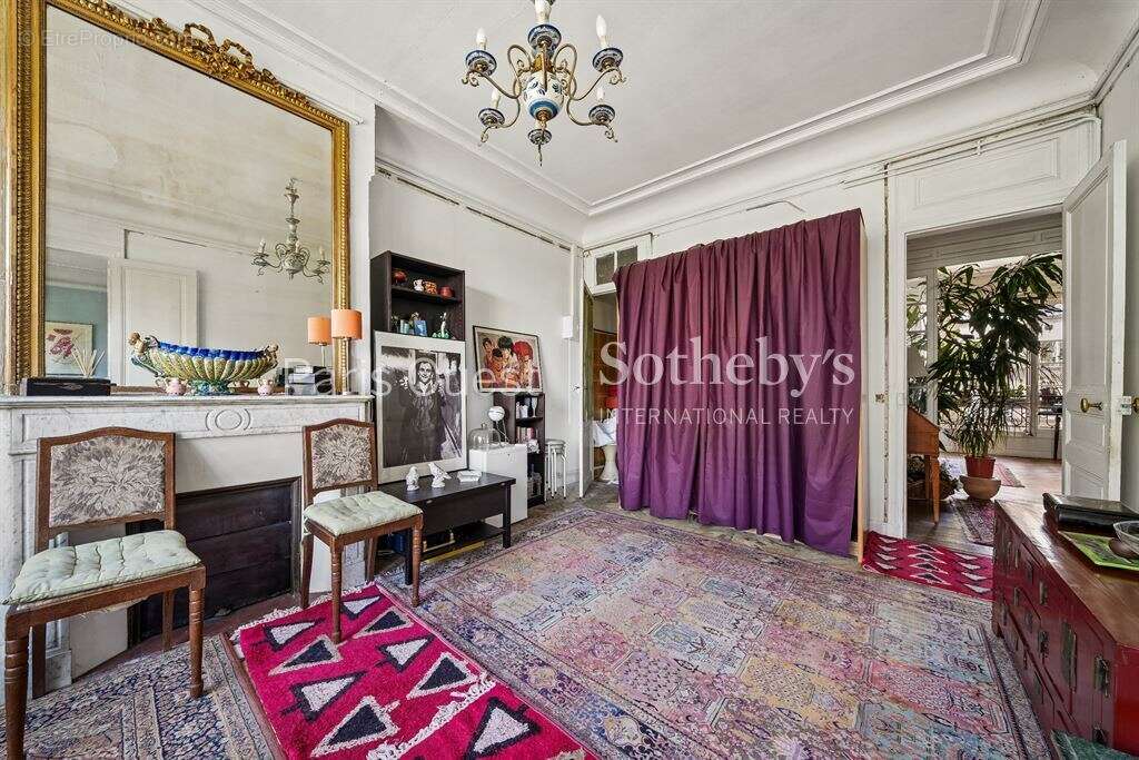 Appartement à NEUILLY-SUR-SEINE