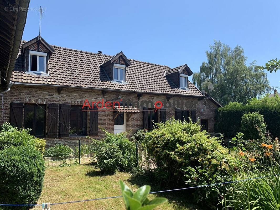 Maison à RENNEVILLE