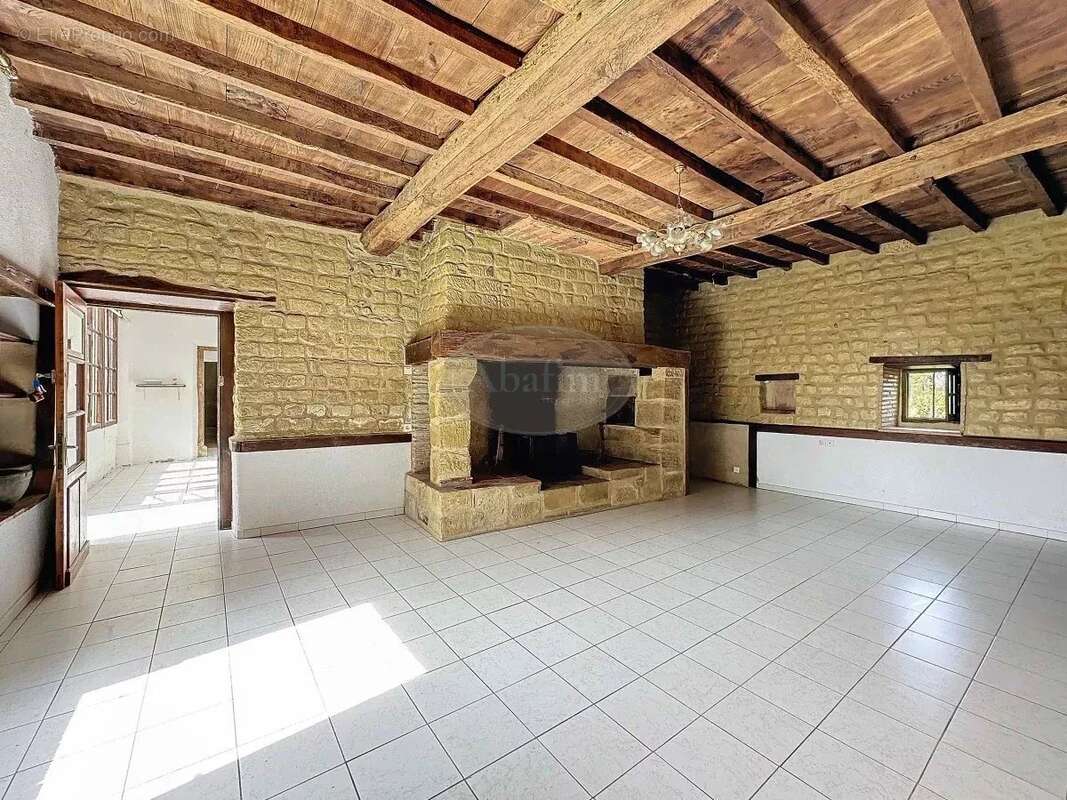 Maison à MONLEON-MAGNOAC