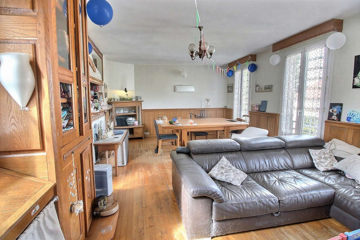 Appartement à GENNEVILLIERS