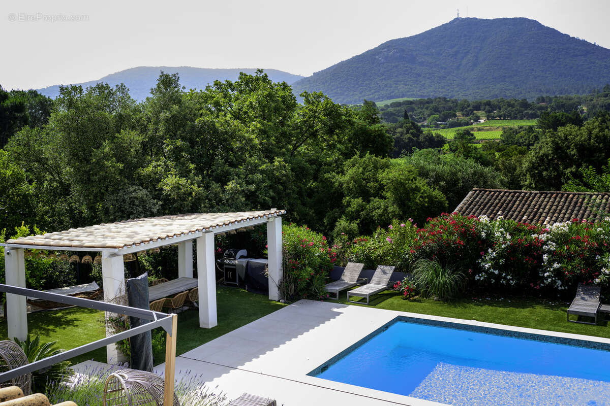 Maison à PLAN-DE-LA-TOUR