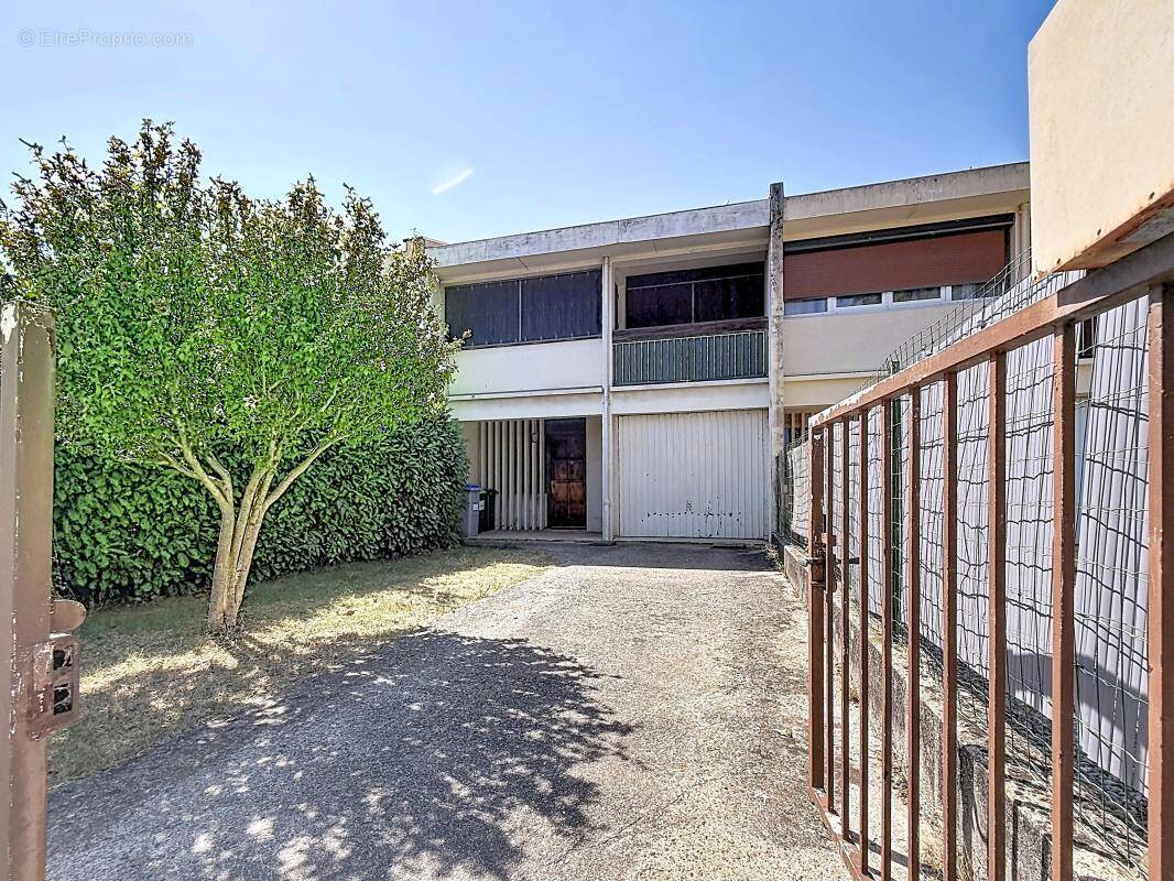 Maison 108 m² à Valence  - photo 1