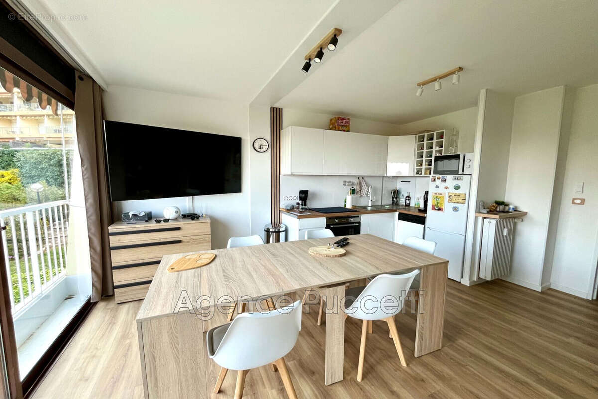 Appartement à VENCE