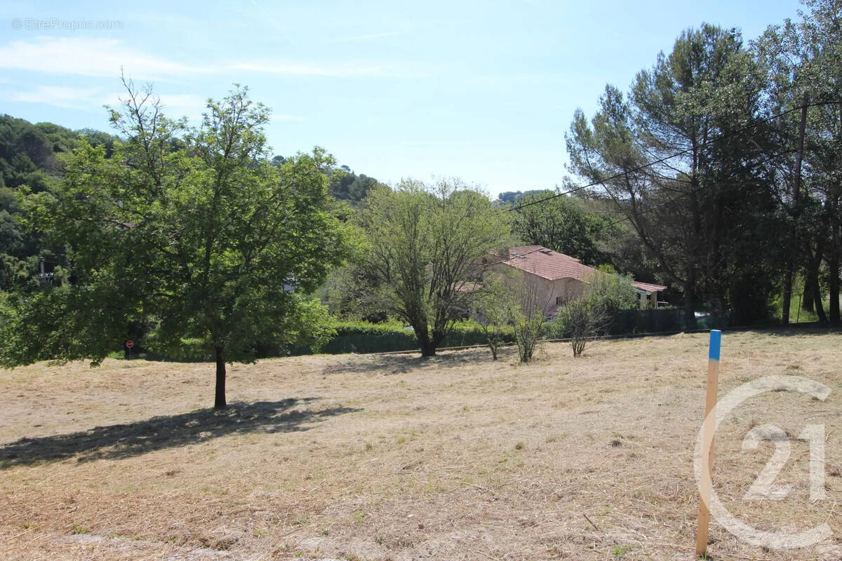 Terrain à BIOT