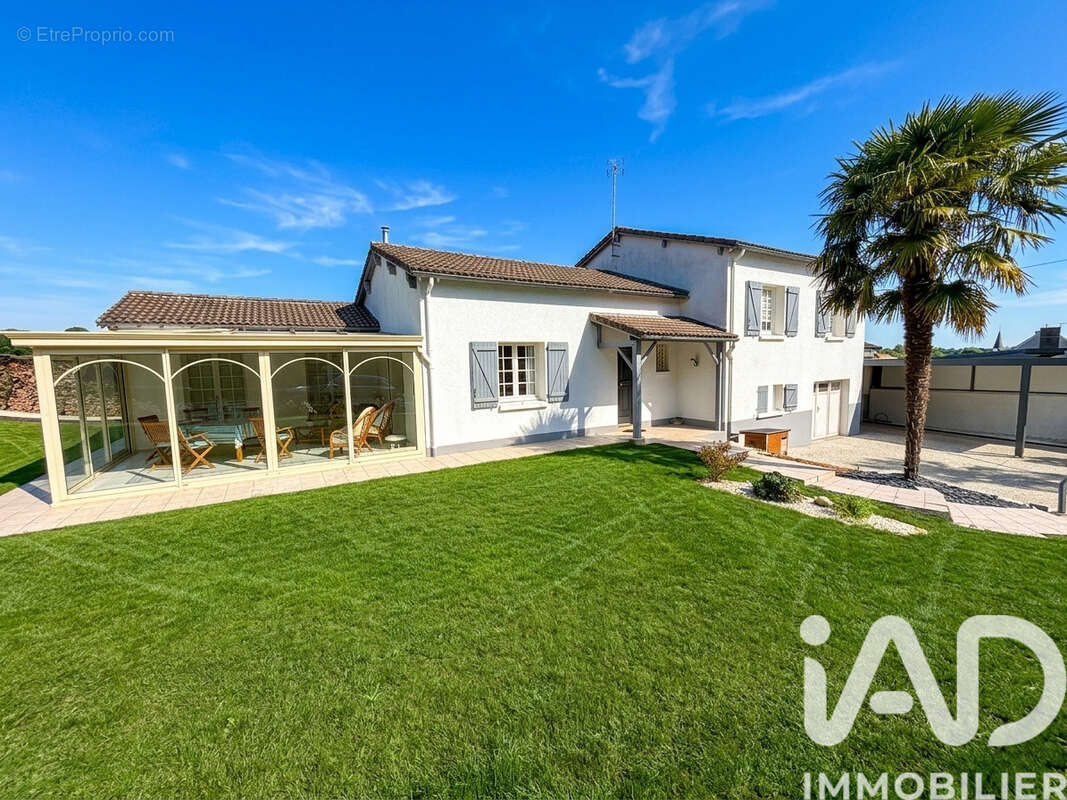 Photo 2 - Maison à VERRUYES