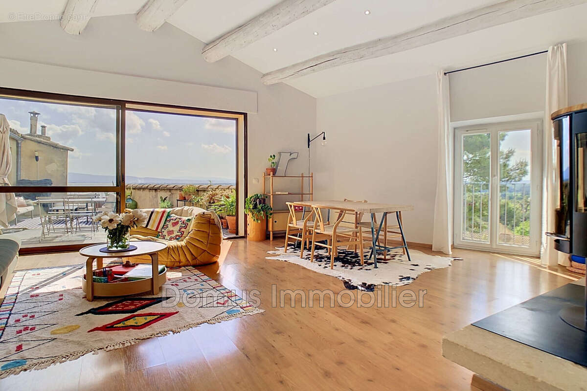 Appartement à CHATEAUNEUF-DE-GADAGNE