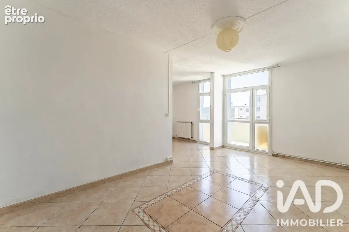 Photo 1 - Appartement à LYON-8E