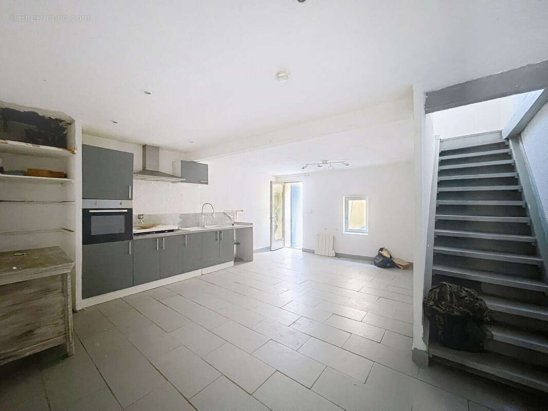 Appartement à LA TOUR-D'AIGUES