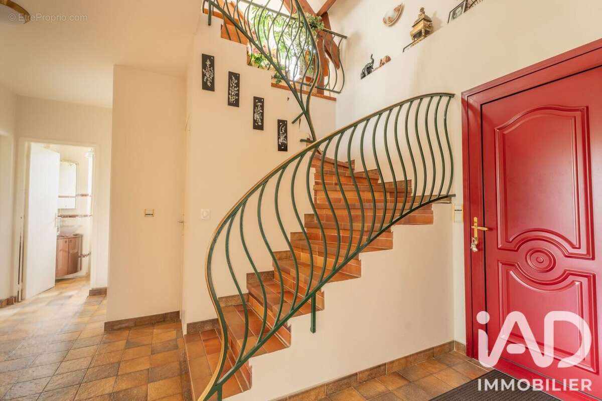 Maison 115 m² à Saint-Arnoult-En-Yvelines  - photo 7