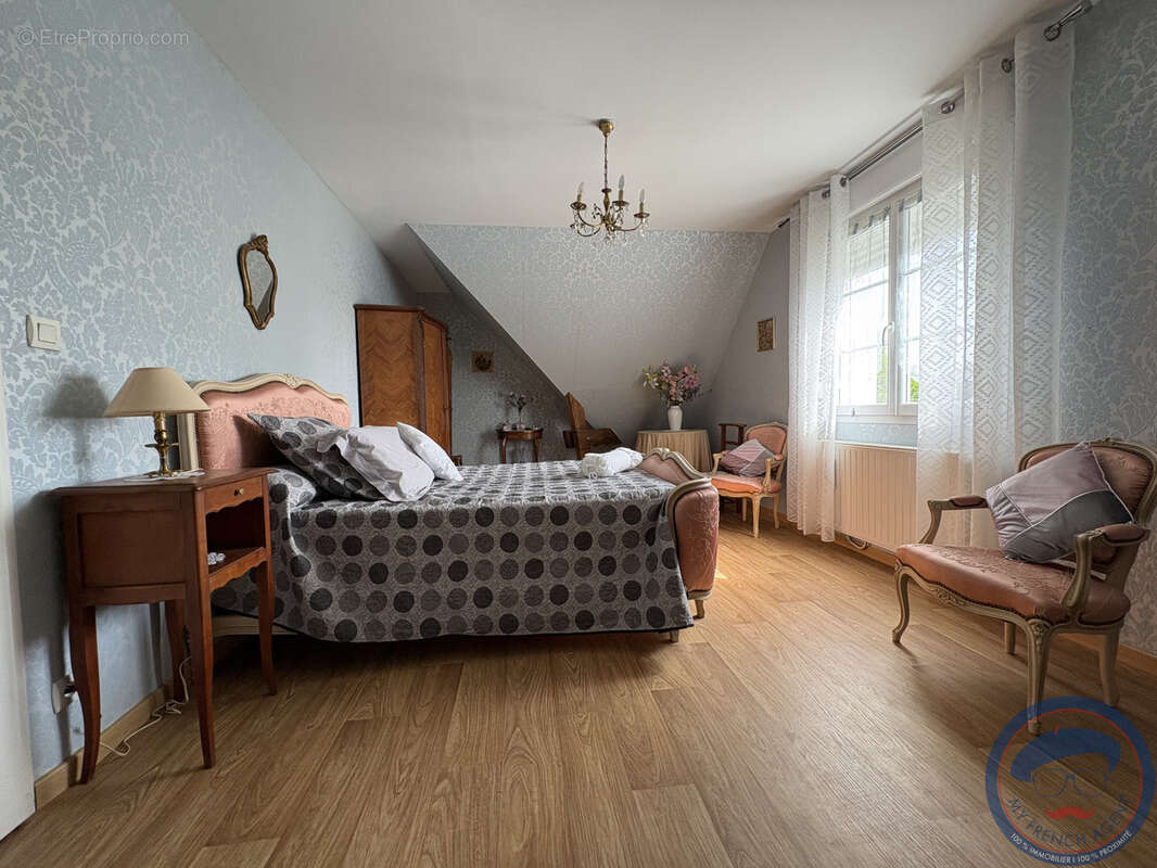 Maison à LA VILLE-AUX-DAMES