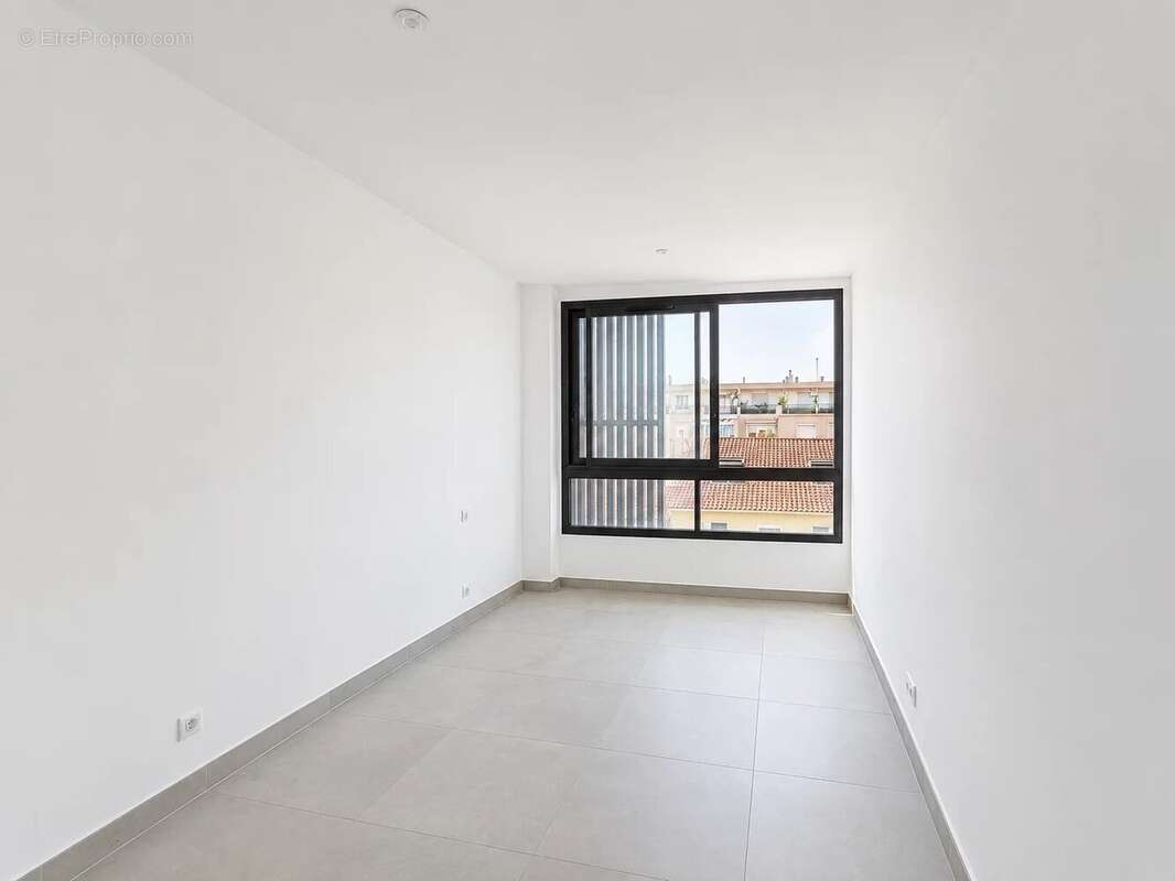 DUPLEX 110 m² renovée centre ville - photo 9