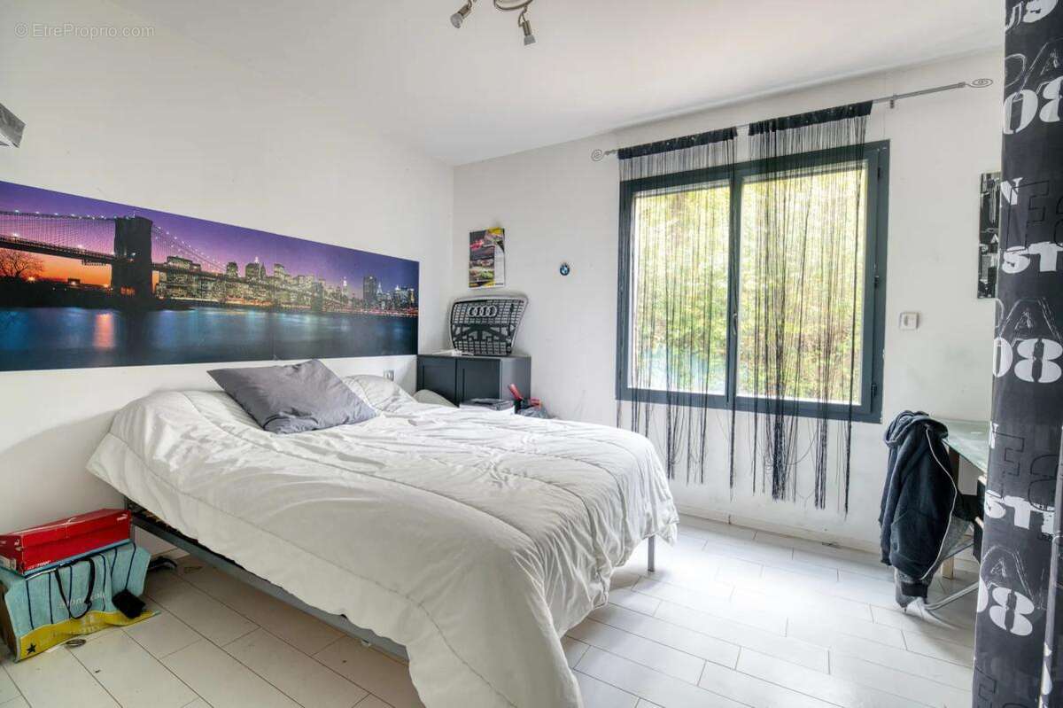 Maison à LACROIX-FALGARDE