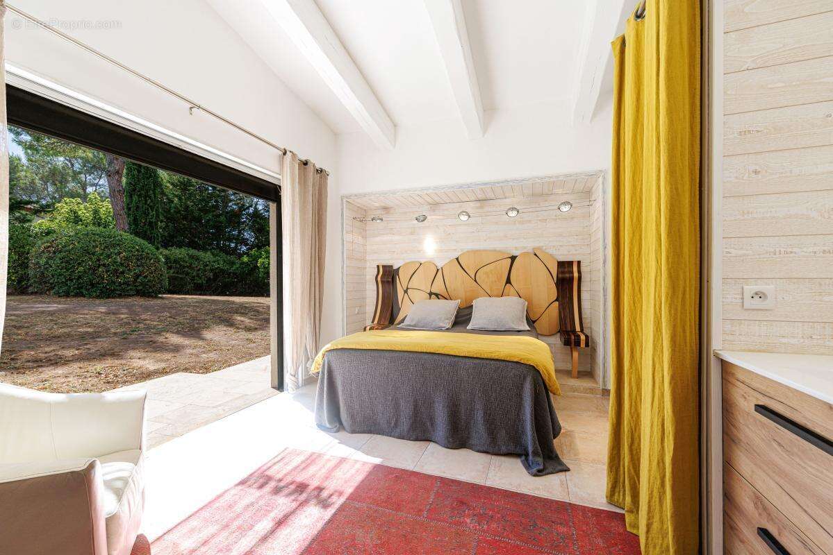 Maison à PUGET-SUR-ARGENS