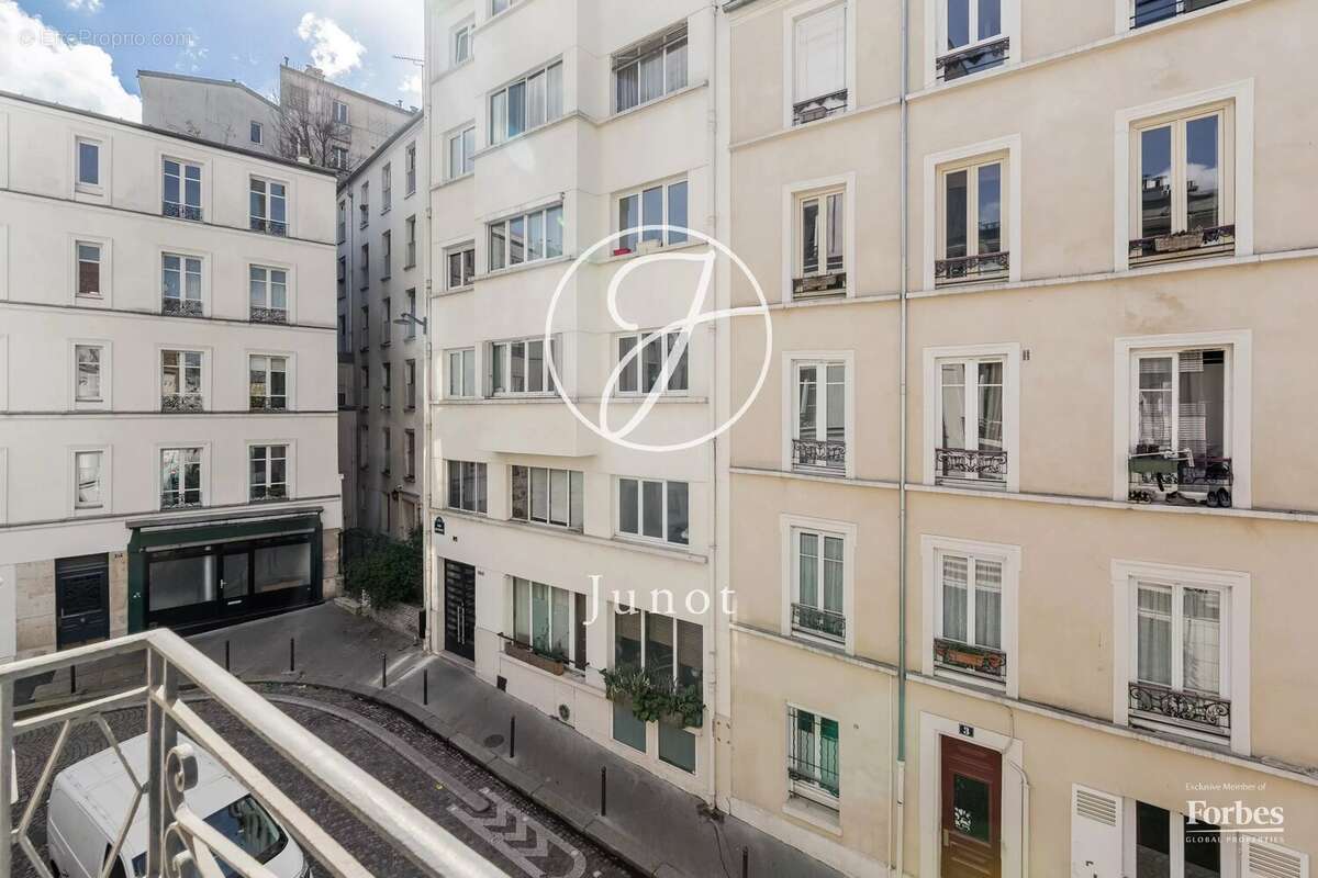 Appartement à PARIS-18E
