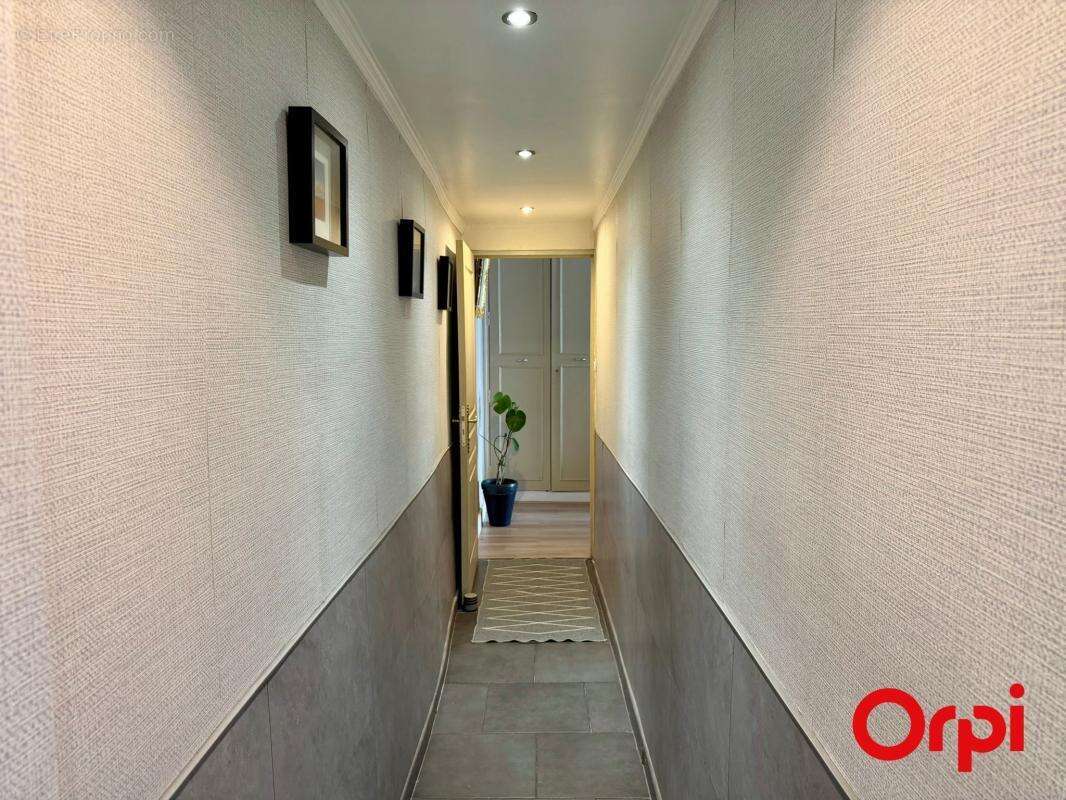 Appartement à MARSEILLE-1E