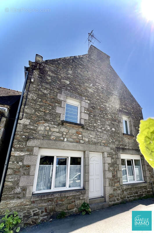 Maison à SAINT-JACUT-DE-LA-MER