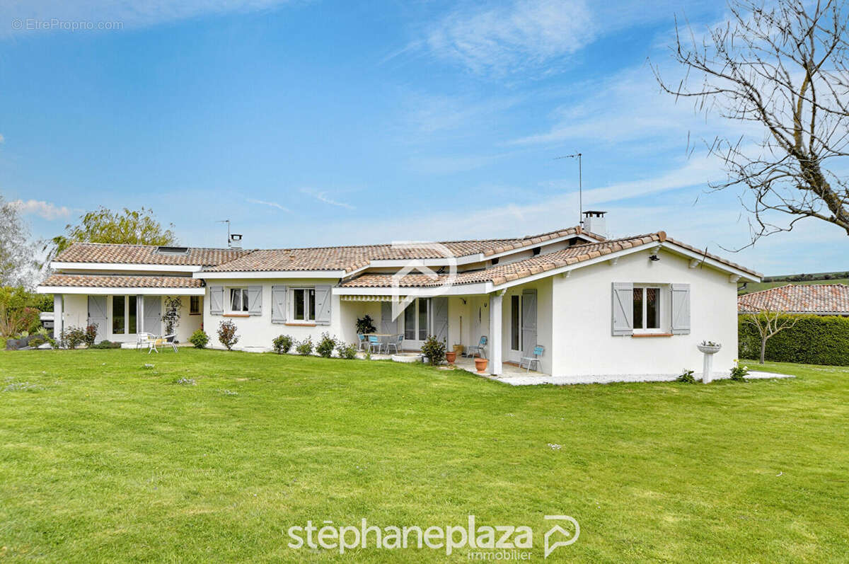 Maison à SAINTE-FOY-D&#039;AIGREFEUILLE