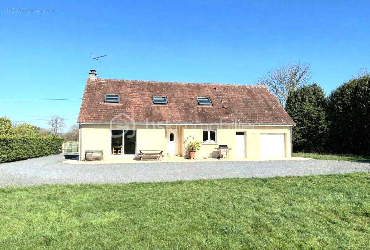 Maison à LE MOLAY-LITTRY