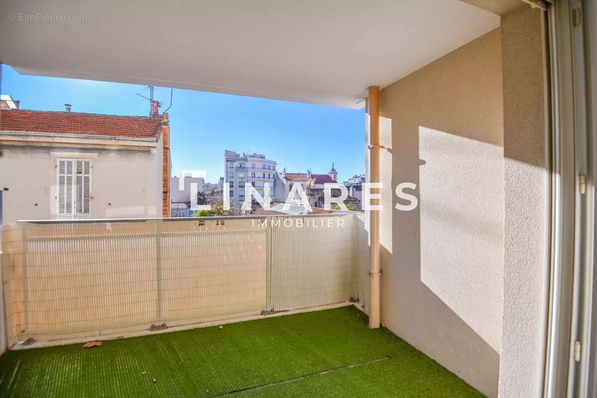 Appartement à MARSEILLE-4E