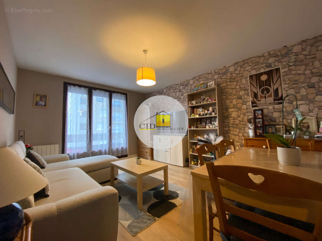 Appartement à SAINT-PRIEST