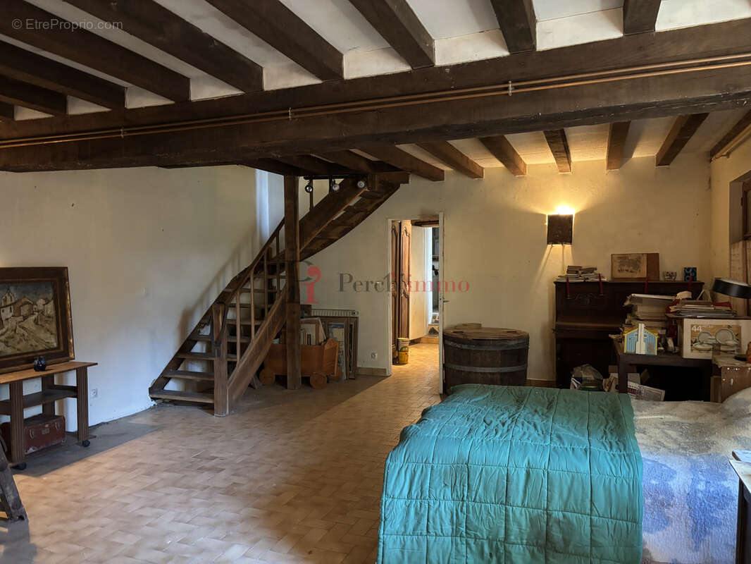 Maison à LE MELE-SUR-SARTHE