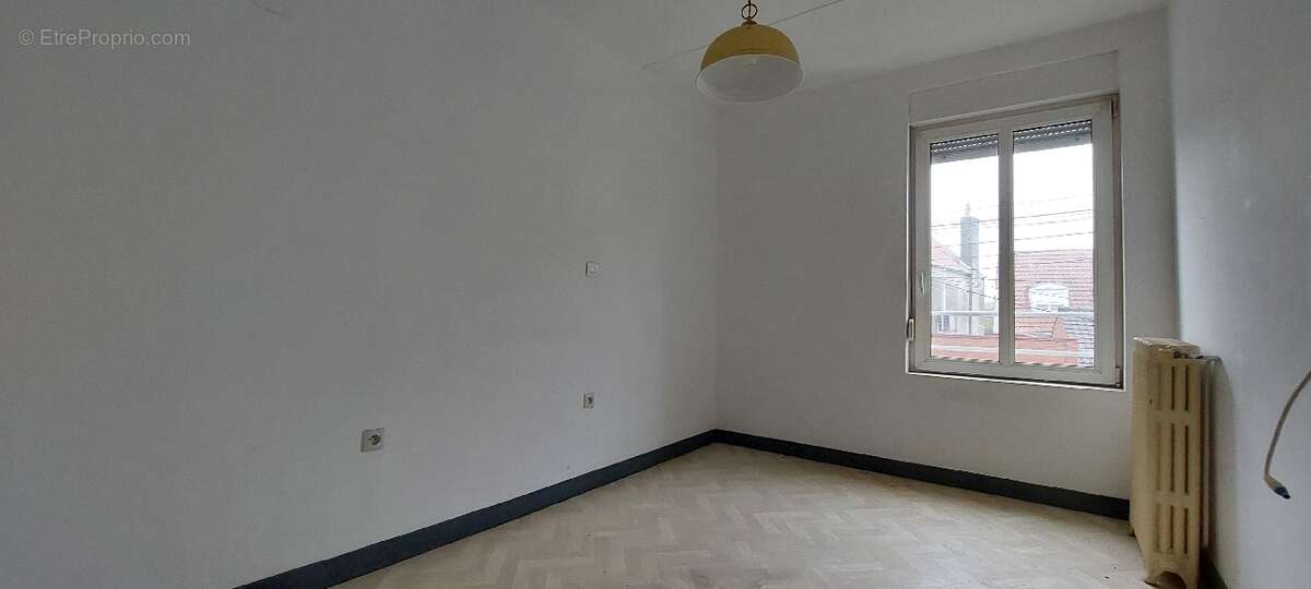 Maison à BRUAY-LA-BUISSIERE